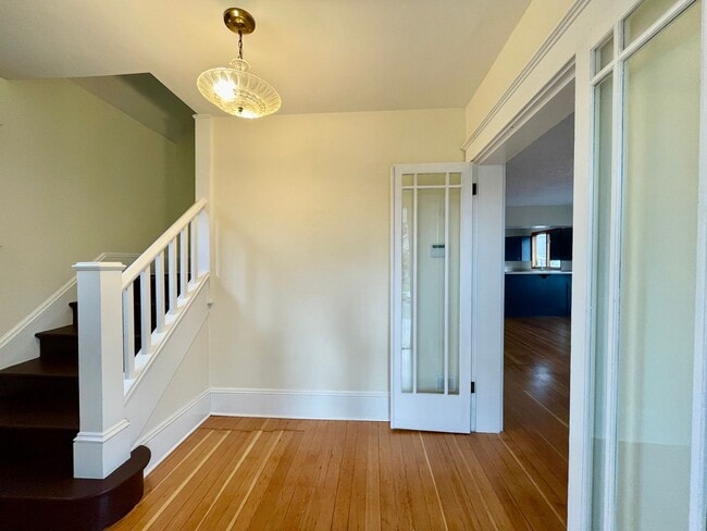 Building Photo - Charming NE 4 Bed 2 Bath - Alberta Arts Di...