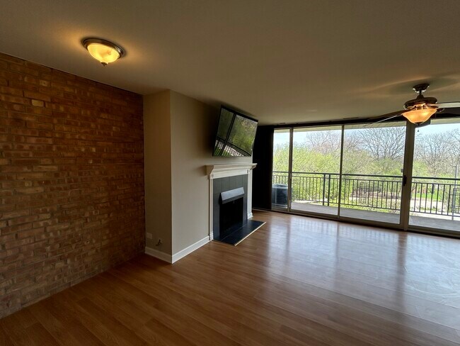 Foto del edificio - 6020 Oakwood Dr