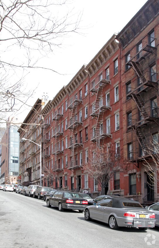 Foto principal - 155-161 E. 99th Street
