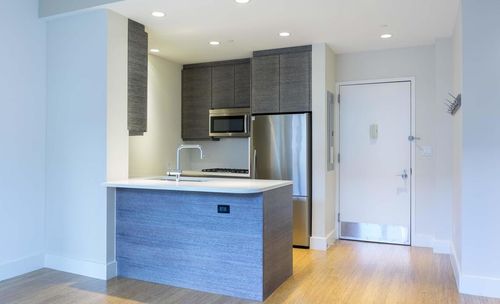 Foto principal - 305 W 16th St