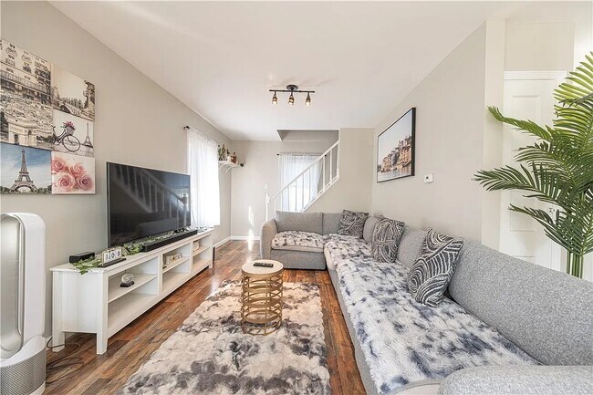 Foto del edificio - 721 Linwood Dr