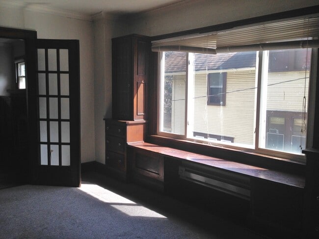 Building Photo - 864 Chalker St