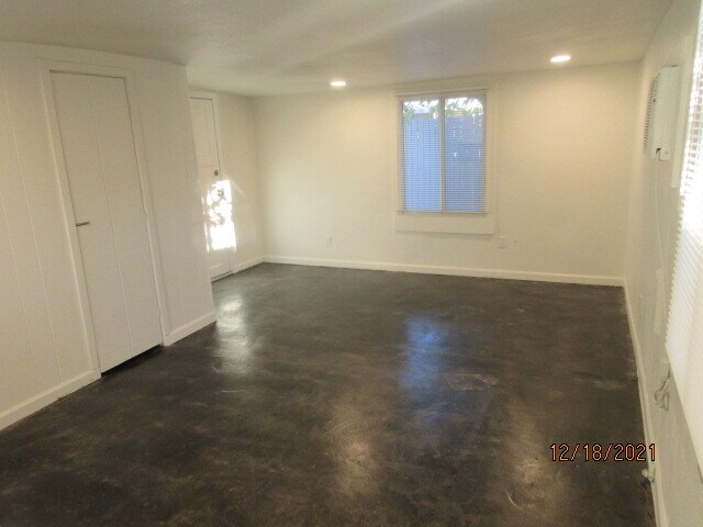 Building Photo - 229 W Montecito Ave