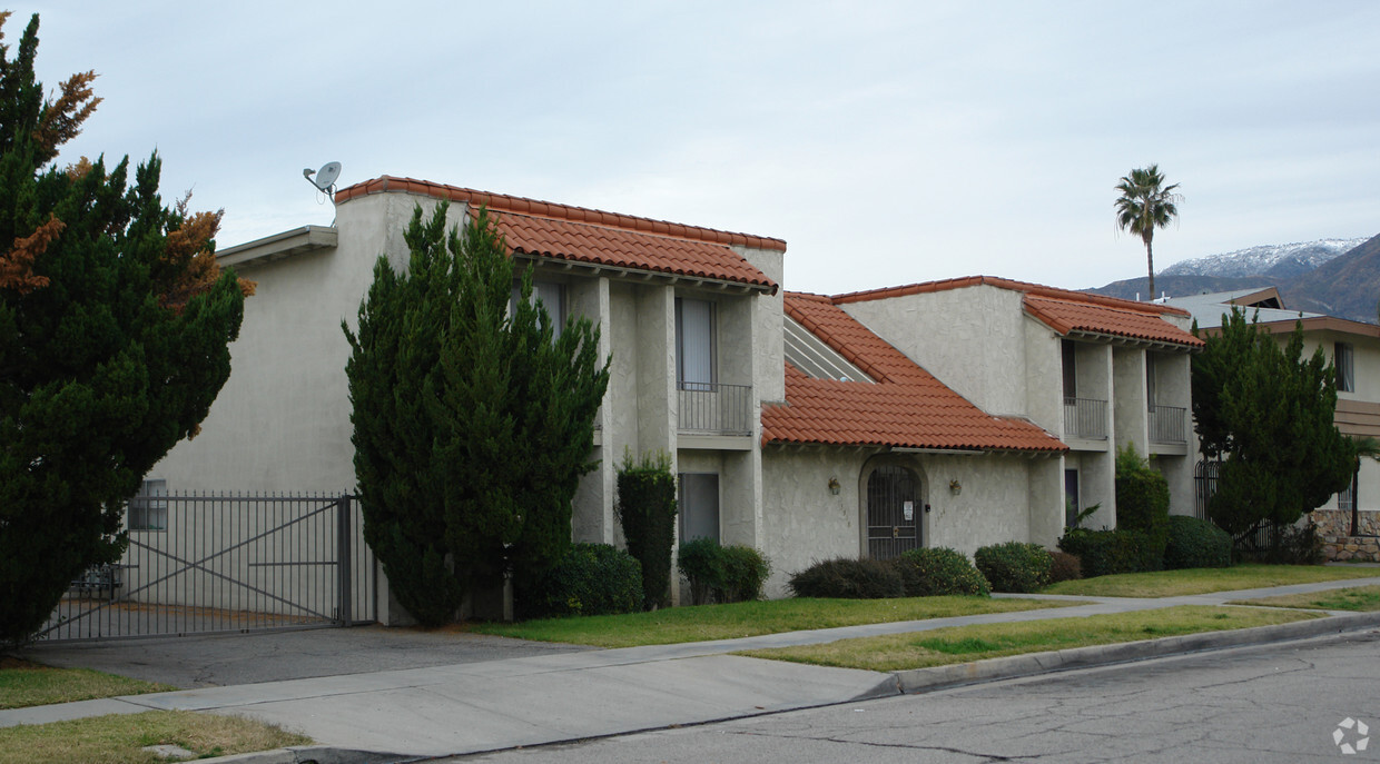 Primary Photo - 3928 Lugo Ave