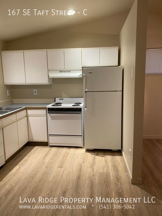 Foto del edificio - 167 SE Taft Ave