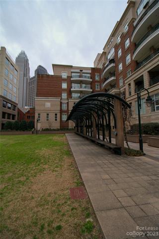 Building Photo - 400 N Church St