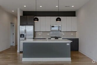 Building Photo - 2556 W Armitage Ave