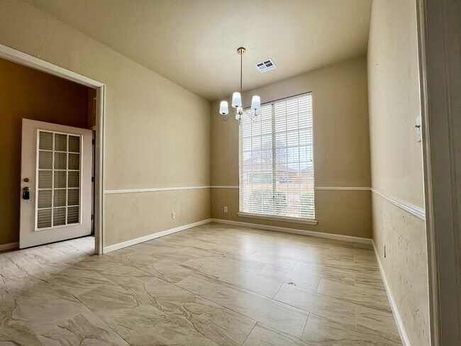 Foto del edificio - 624 Vickery Ave