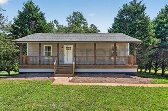 Building Photo - Unit 1