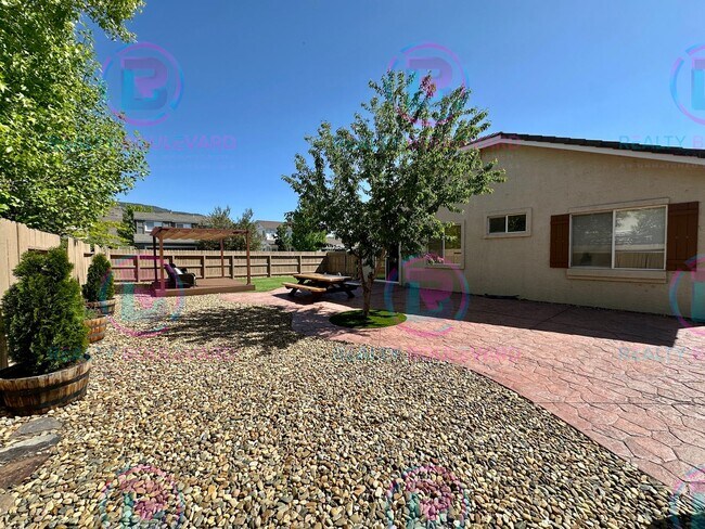 Foto del edificio - Charming 2-Bed + Bonus Room Corner Lot Hom...