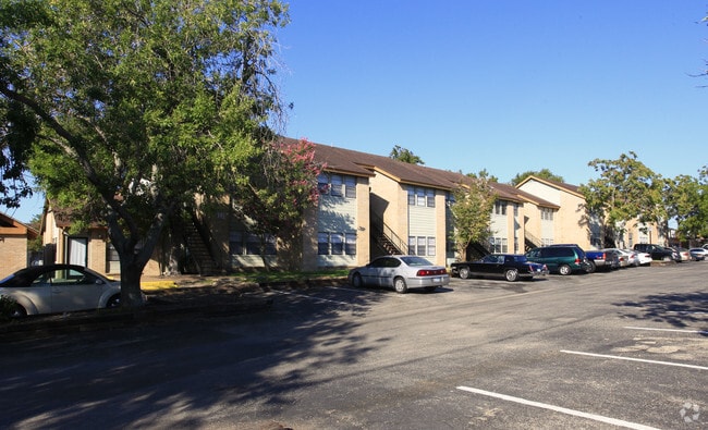 Building Photo - The Enclave