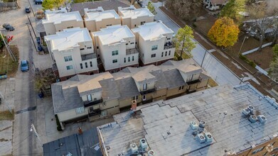 Building Photo - 1407 S St Louis Ave