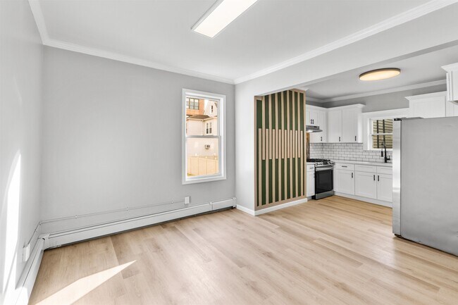Foto del edificio - 98 W 32nd St