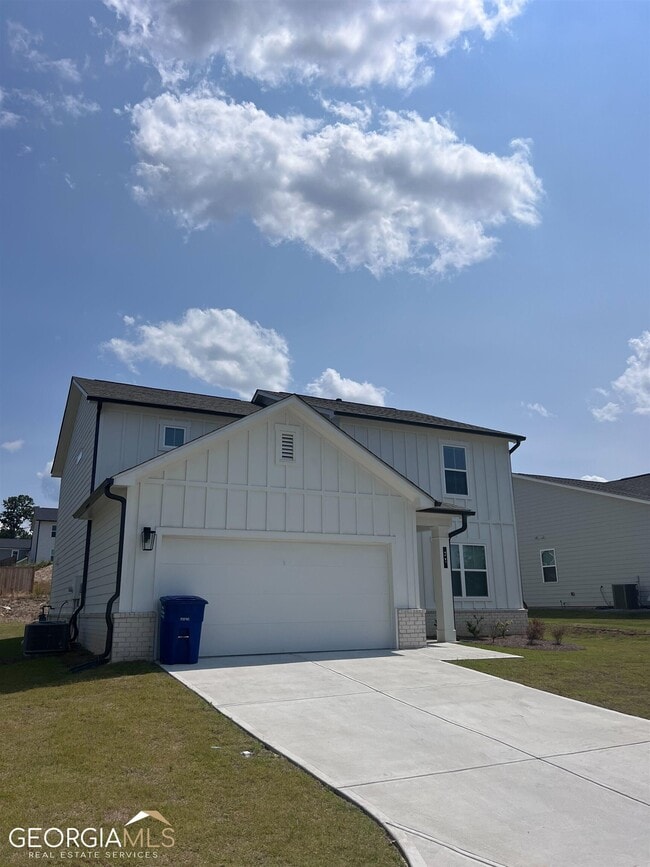 Building Photo - 31 Rushing Creek Dr