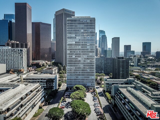 Building Photo - 800 W 1st St