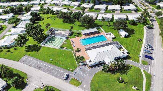 Foto del edificio - 6712 NW 70th Ct