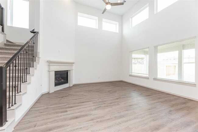 Building Photo - 29502 Red Rocks Pk Dr