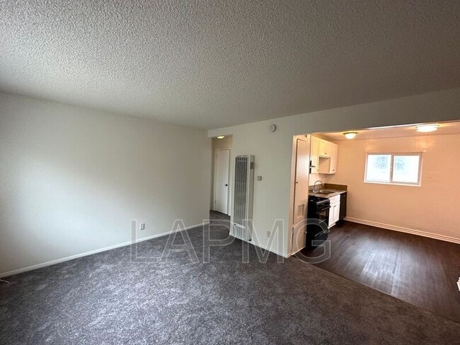 Building Photo - 169 W 42nd St