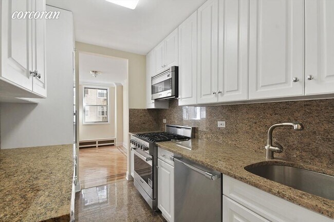 Foto del edificio - 215 E 80th St
