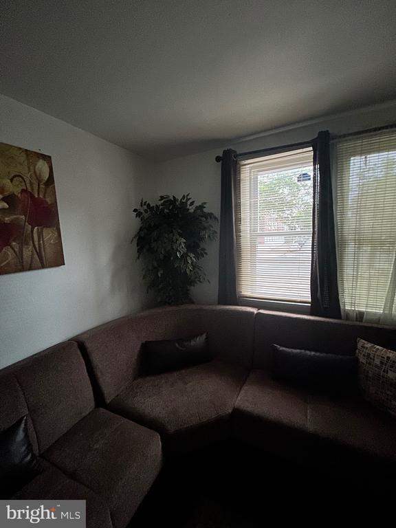 Foto del edificio - 4831 Leiper St