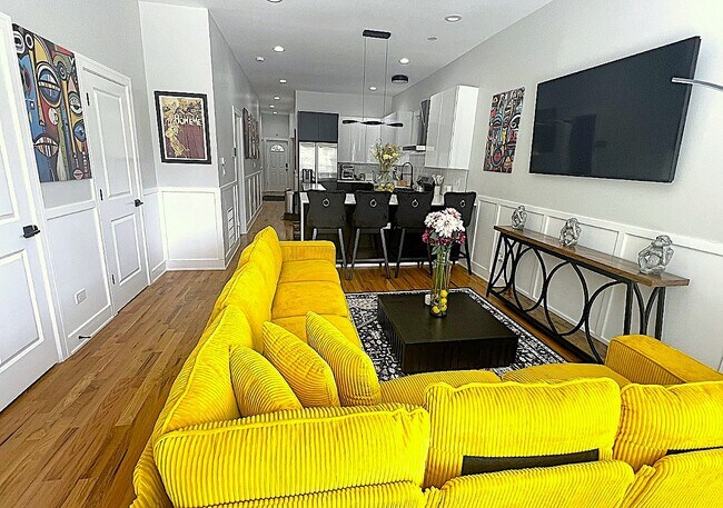 Foto del edificio - 6613 S Langley Ave