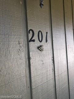 Building Photo - 201 Riverbend Dr