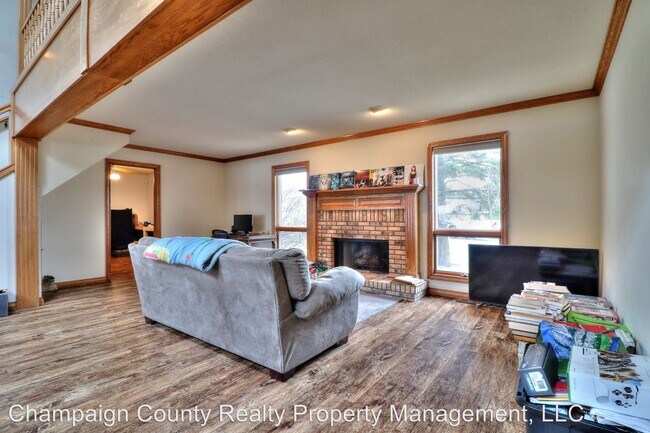 Building Photo - 3 br, 4 bath House - 5316 Trautlake Dr. S.
