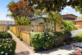 Building Photo - 1621 Centinela Ave