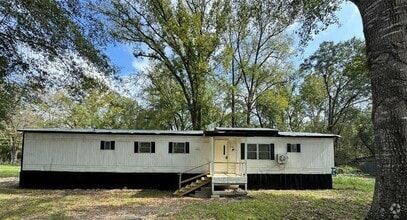 Building Photo - 104 N 1st St