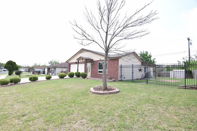 Building Photo - 2708 Casey Dr