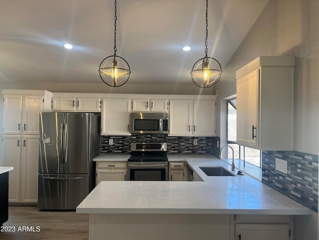 Photo - 1733 N La Rosa Dr House