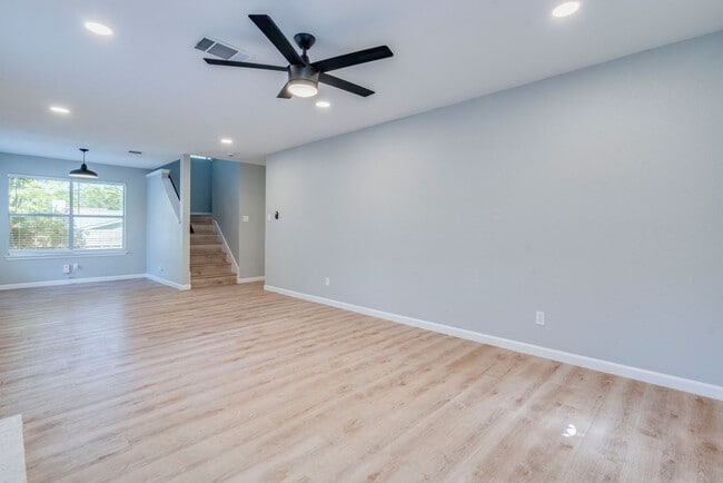 Building Photo - 13808 Lothian Dr