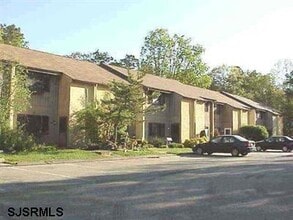 Building Photo - 2441 Bayberry Ct