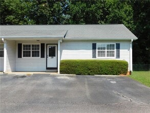 Building Photo - 137 Riverside Dr