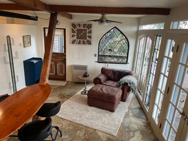 Entrada/Sala de estar 2 - 3026 Valevista Trl