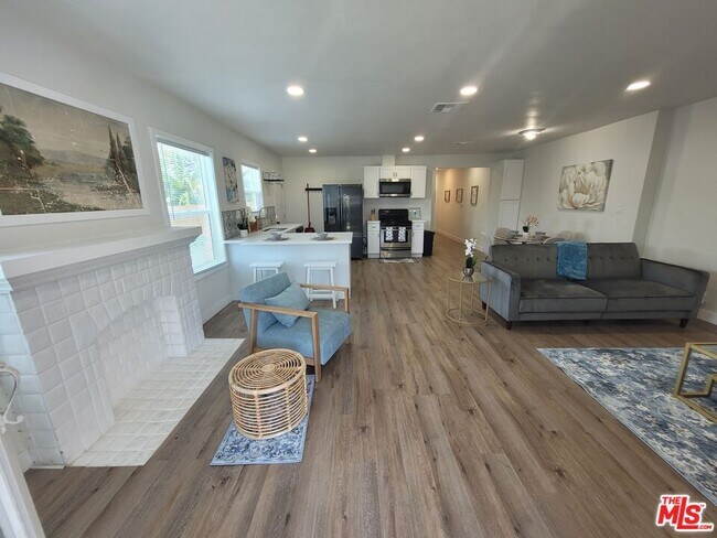 Foto del edificio - 3509 W 59th St