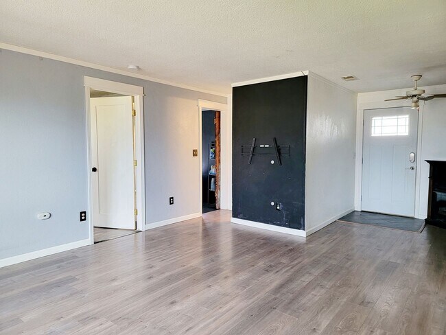 Foto del edificio - 1018 Callahan Dr