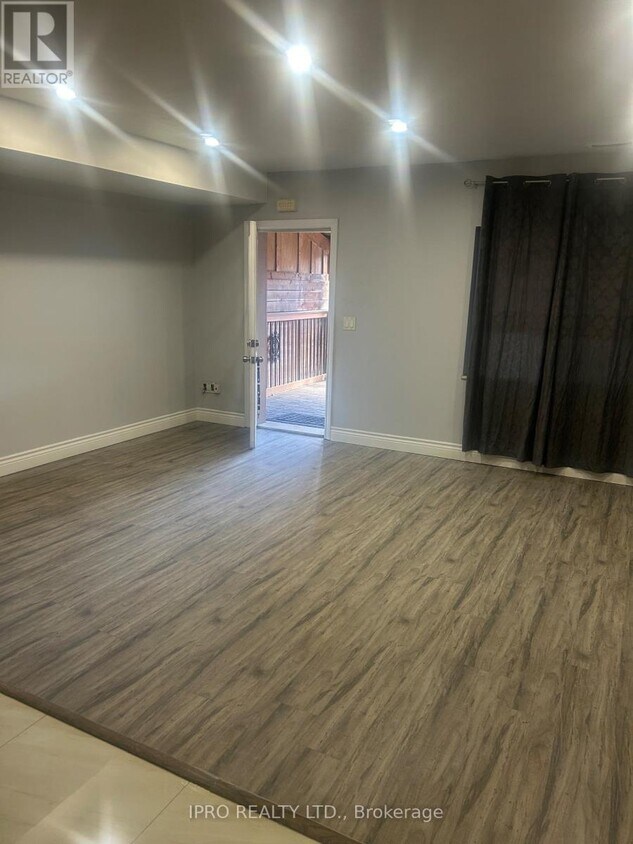 Photo principale - 425 Caledonia Rd