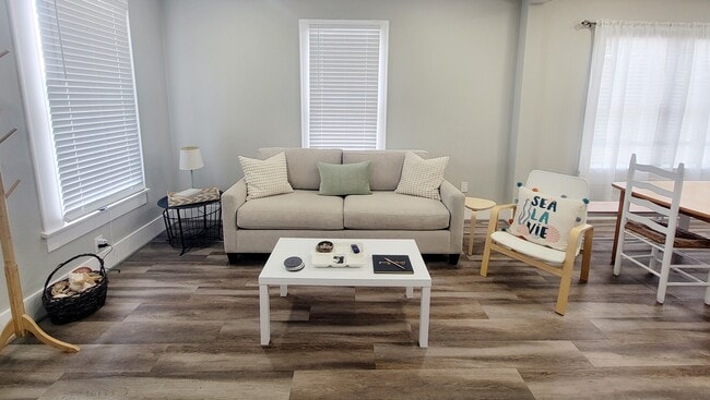 Sala de estar - 2414 44th St