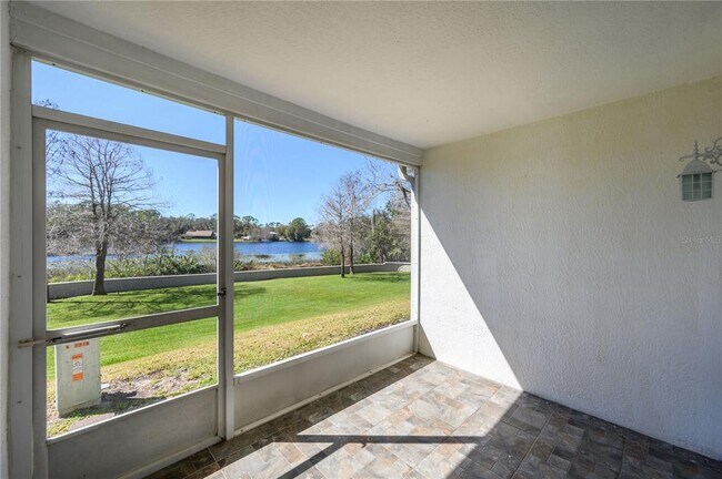 Foto del edificio - 1242 Vineland Pl