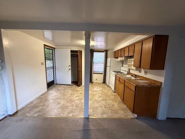 Cocina/entrada - 7812 Lynch Rd