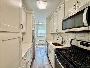 Building Photo - 47-27 Little Neck Pkwy