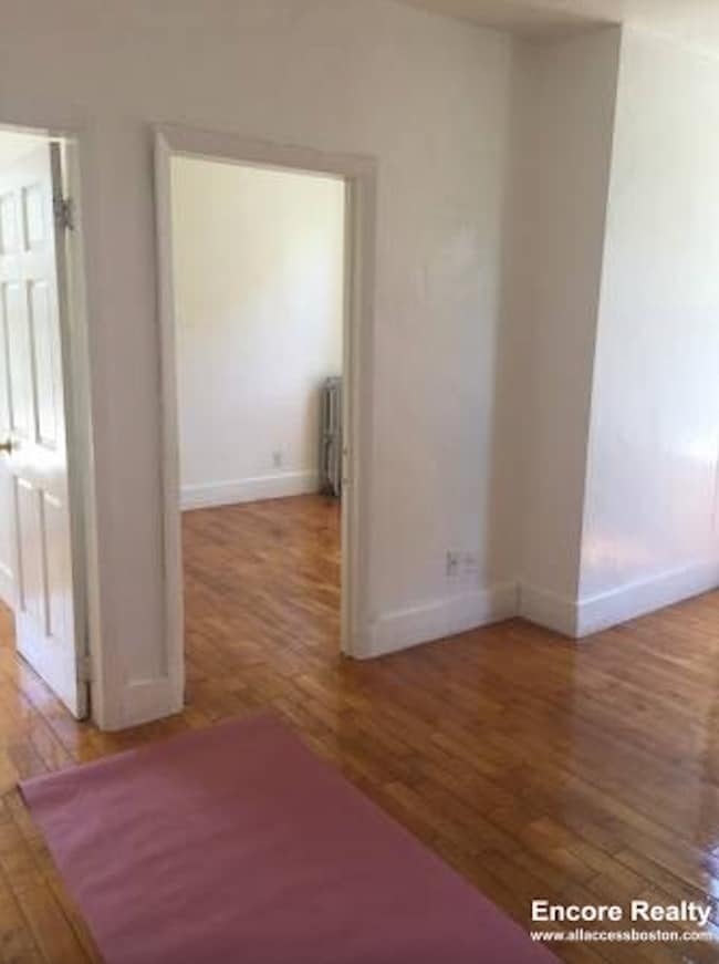 Building Photo - 4 Adella Pl
