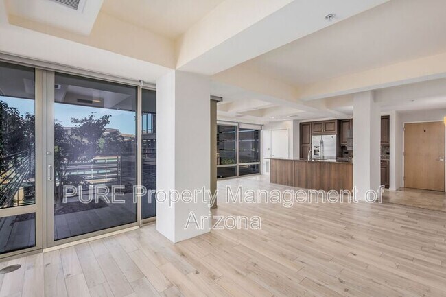 Building Photo - 7151 E Rancho Vista Dr