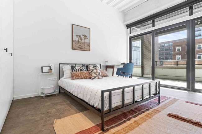 Foto del edificio - 1220 W. Jackson - New Apartments Available...