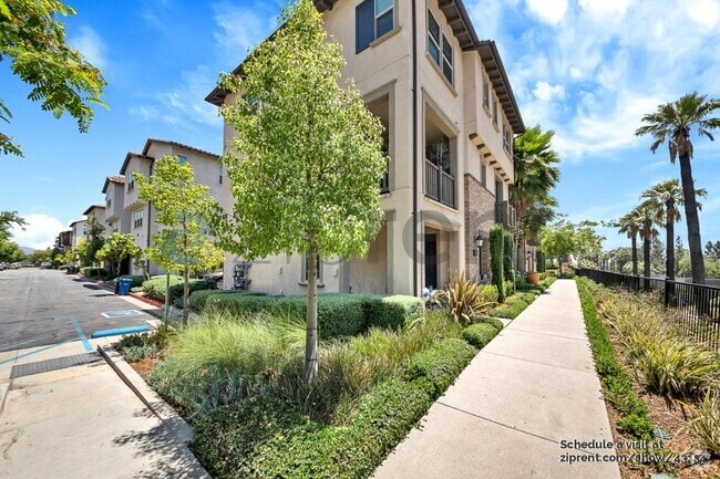 Building Photo - 833 Iris Way