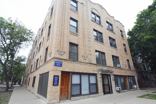 Foto del edificio - 1121 W Wellington Ave