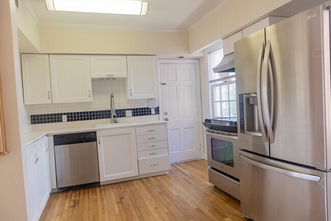 Foto del edificio - 842 Cedar St