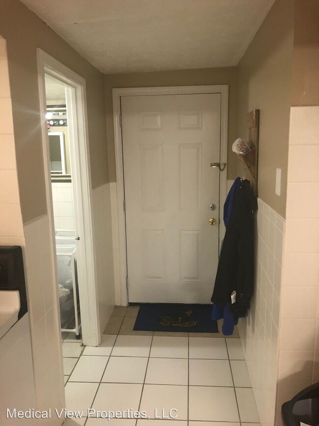 Building Photo - 135 Transcript Ave