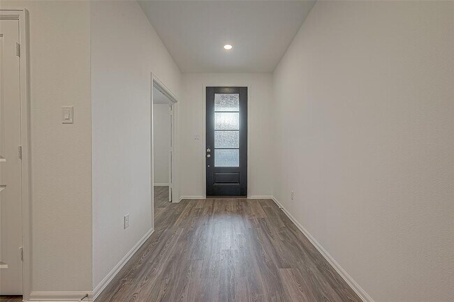 Building Photo - 2916 Tantara Dr